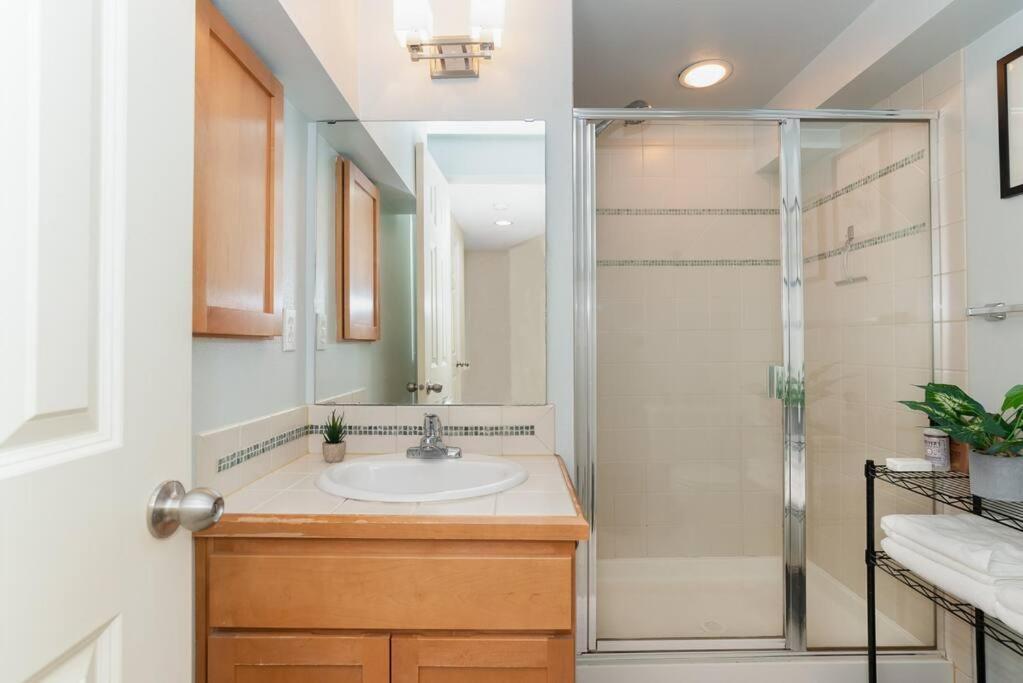 Snug Suite Near Greenlake! Seattle Exterior photo